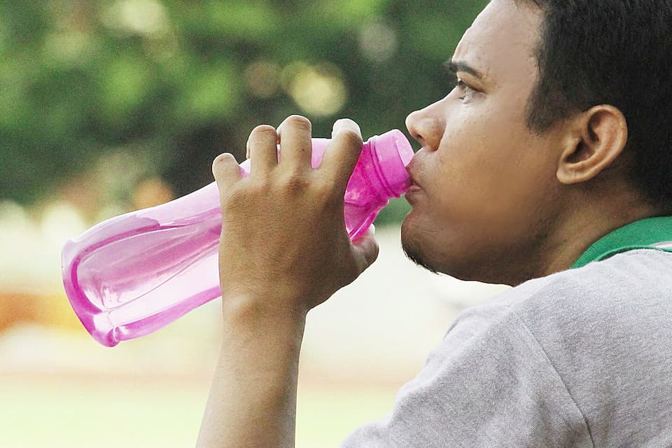 Hati-hati! Inilah Cara Memilih Botol Minum Plastik yang Aman dan Sehat