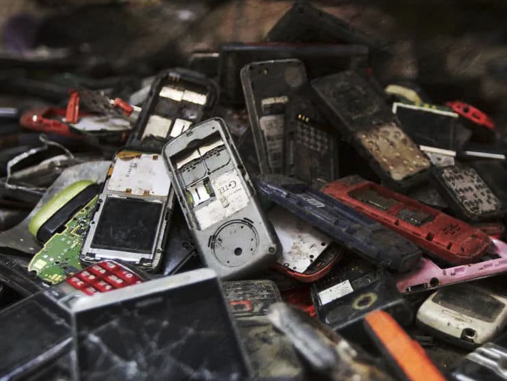 Bagaimana Seharusnya Pengelolaan Sampah Elektronik?