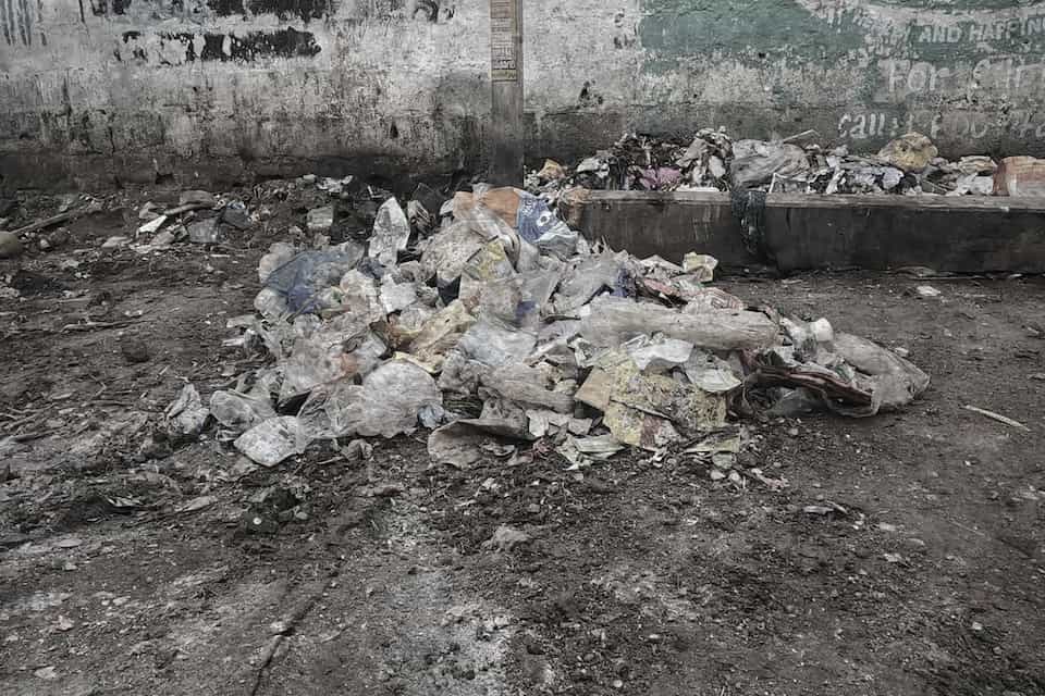 Sampah Plastik di Pasar