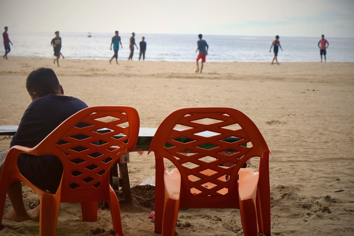 Karakteristik dan Keunggulan Bahan HDPE dalam Pembuatan Furnitur